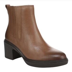 Vionic Savannah Bootie